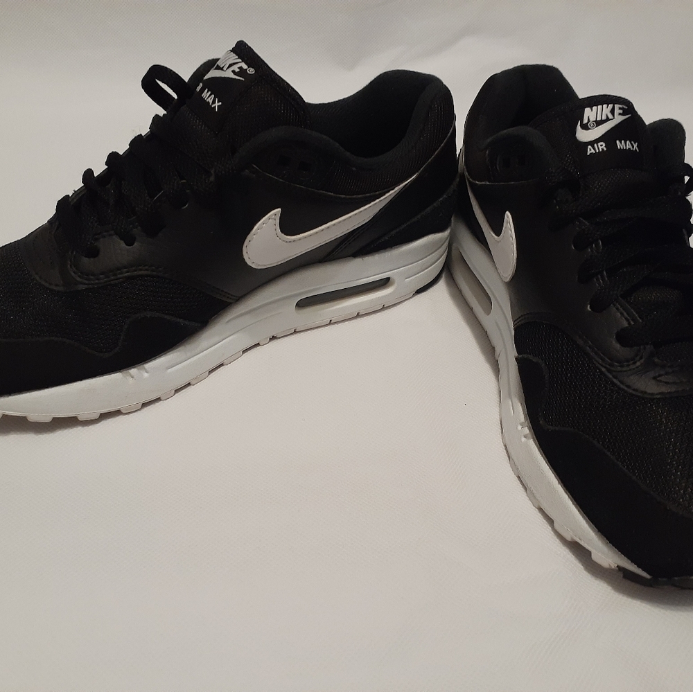 NIKE AIR MAX 1 BLACK-WHITE AH8145-014